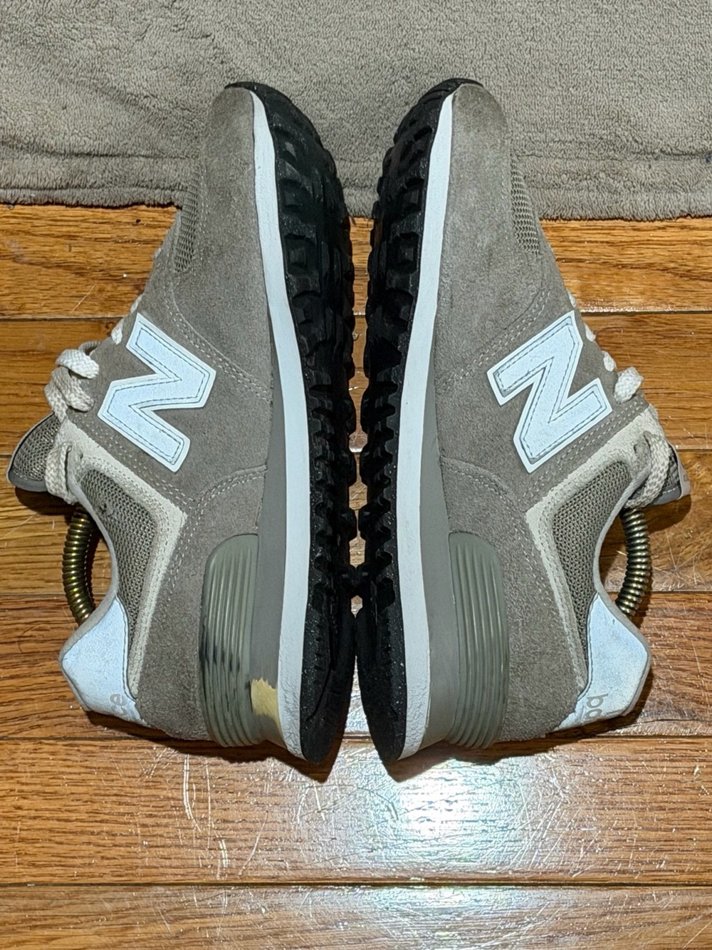 New Balance 574 Shoes Womens 7 B Classic Grey Suede Mesh Sneakers WL574EVG - Picture 5 of 8